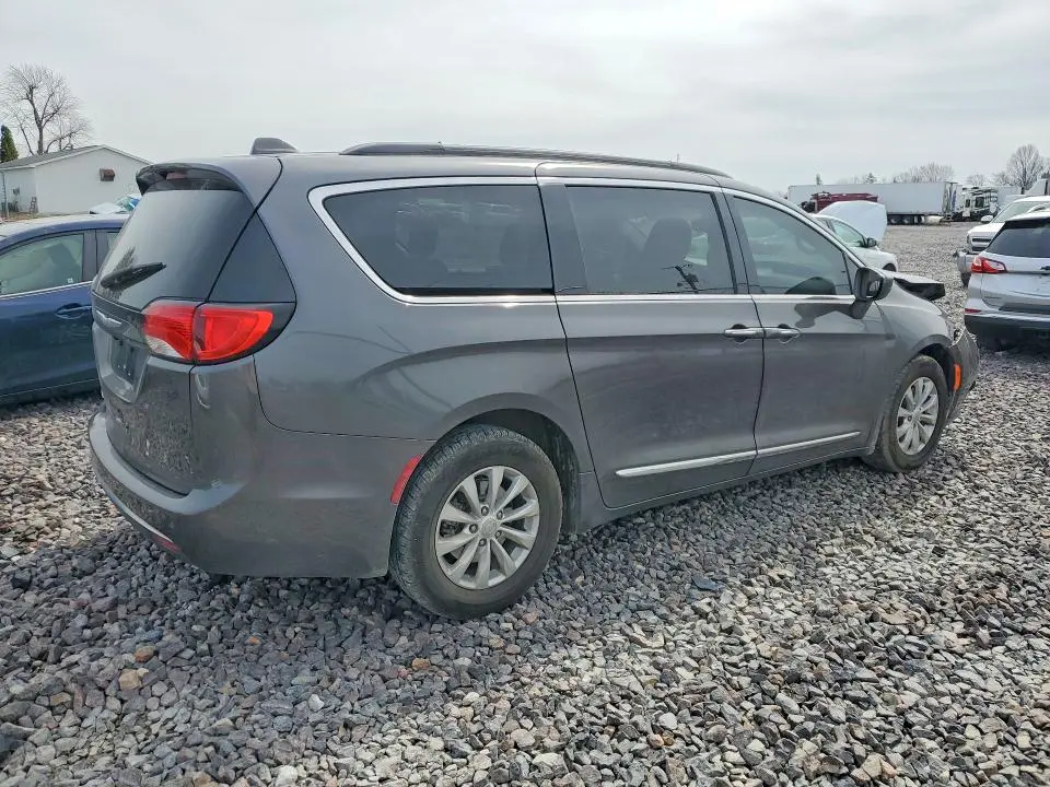 2017 CHRYSLER PACIFICA TOURING L  