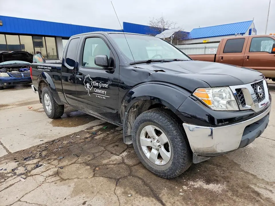 2011 NISSAN FRONTIER SV V6  