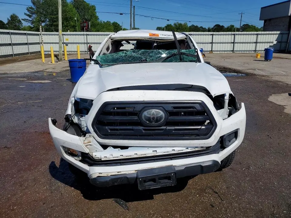 2018 TOYOTA TACOMA SR  