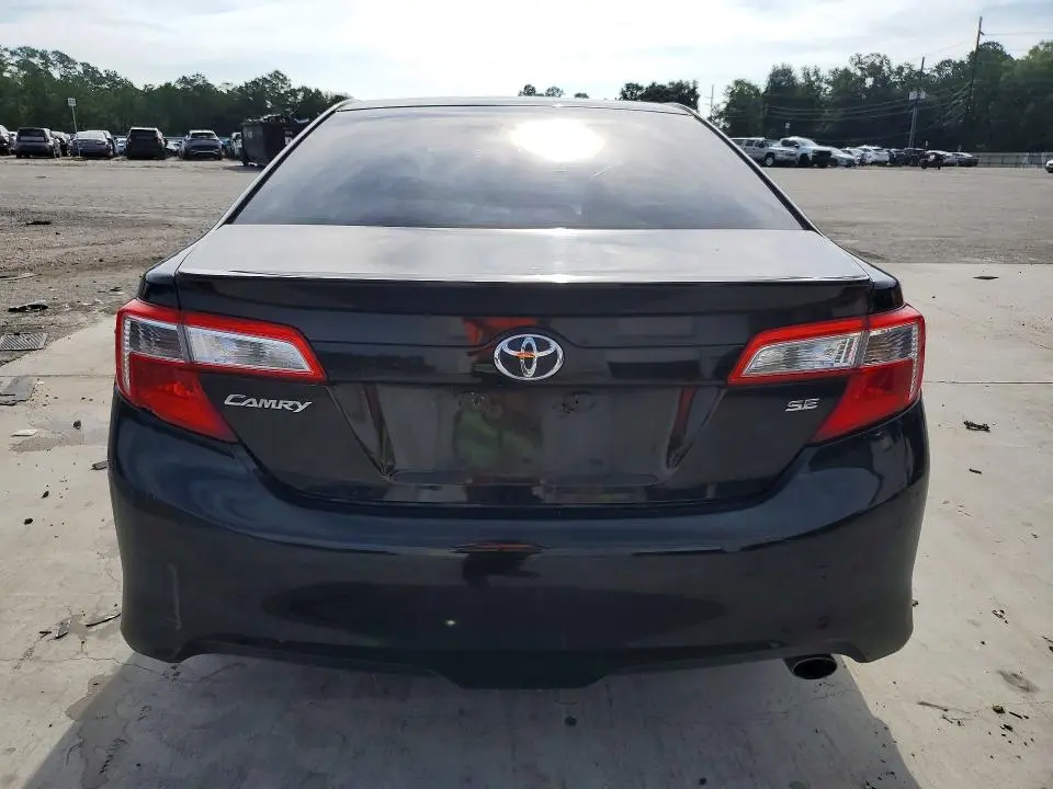 2013 TOYOTA CAMRY SE  