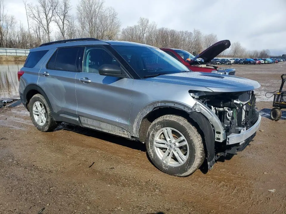 2022 FORD EXPLORER XLT  