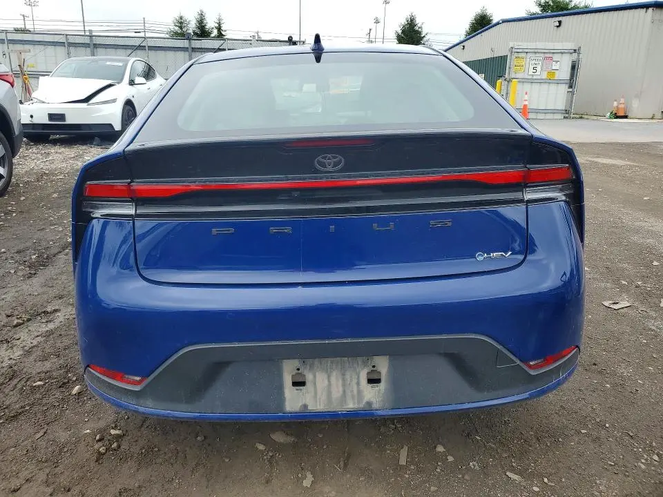 2025 TOYOTA PRIUS LE  