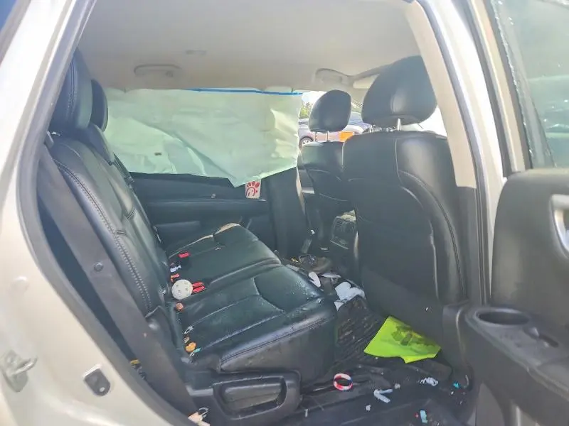 2016 NISSAN PATHFINDER SL  