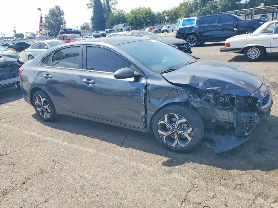 2021 KIA FORTE LXS  
