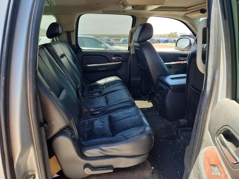 2010 GMC YUKON XL K1500 SLT  