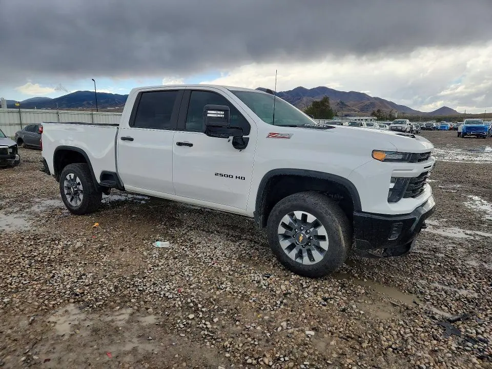 2024 CHEVROLET SILVERADO K2500 CUSTOM  