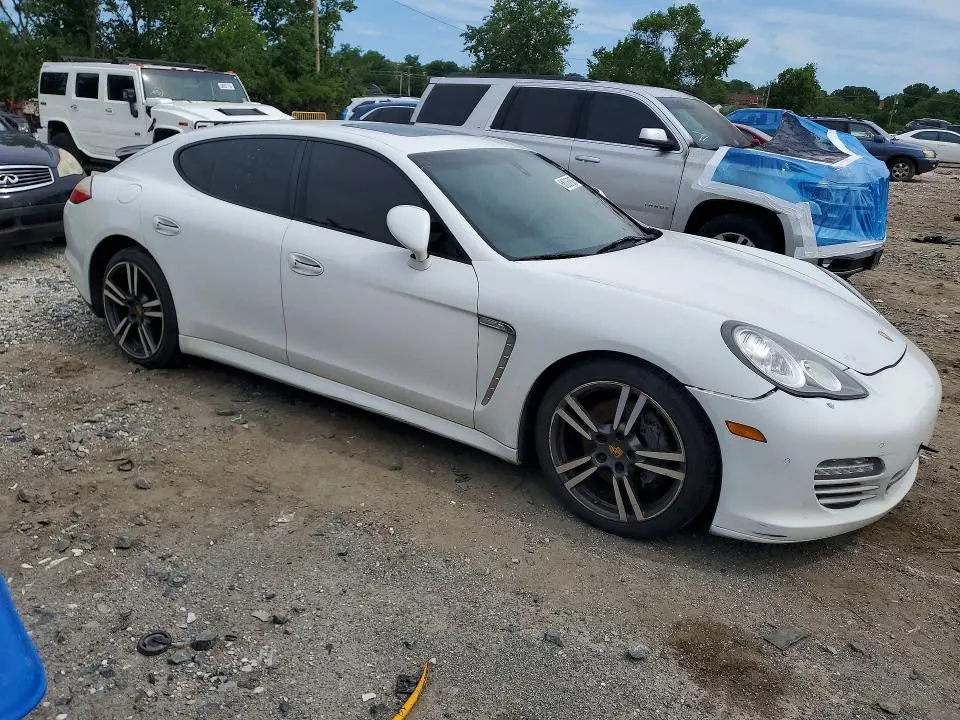 2013 PORSCHE PANAMERA 2  