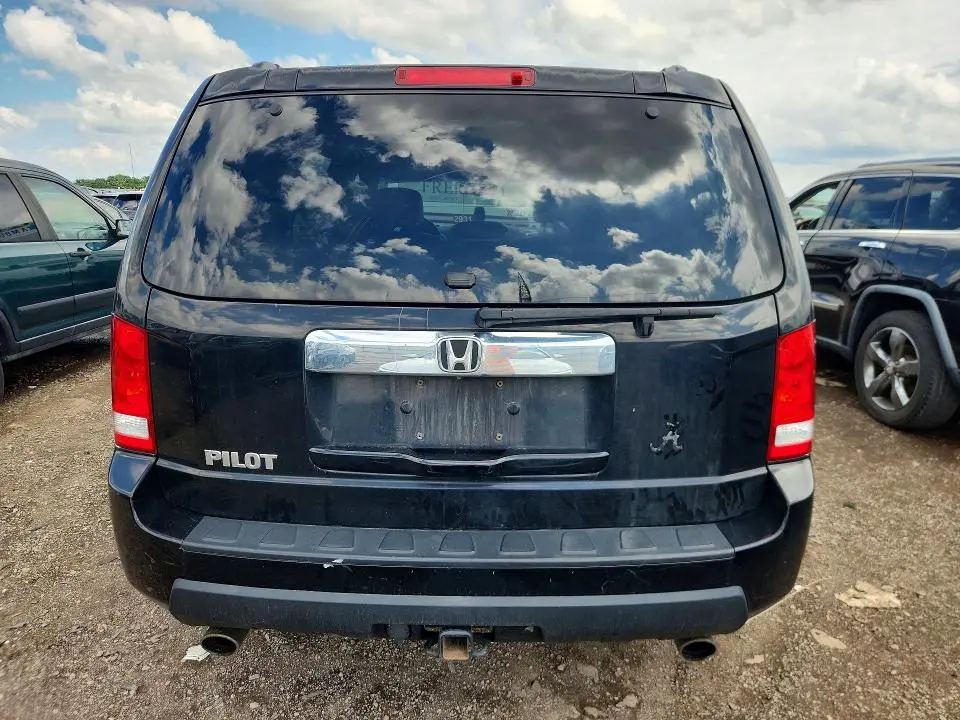 2011 HONDA PILOT EXLN  