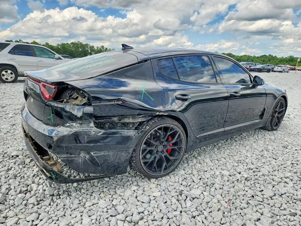 2019 KIA STINGER GT2  
