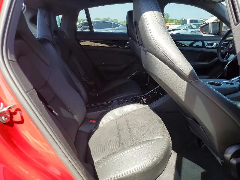 2018 PORSCHE PANAMERA 4  