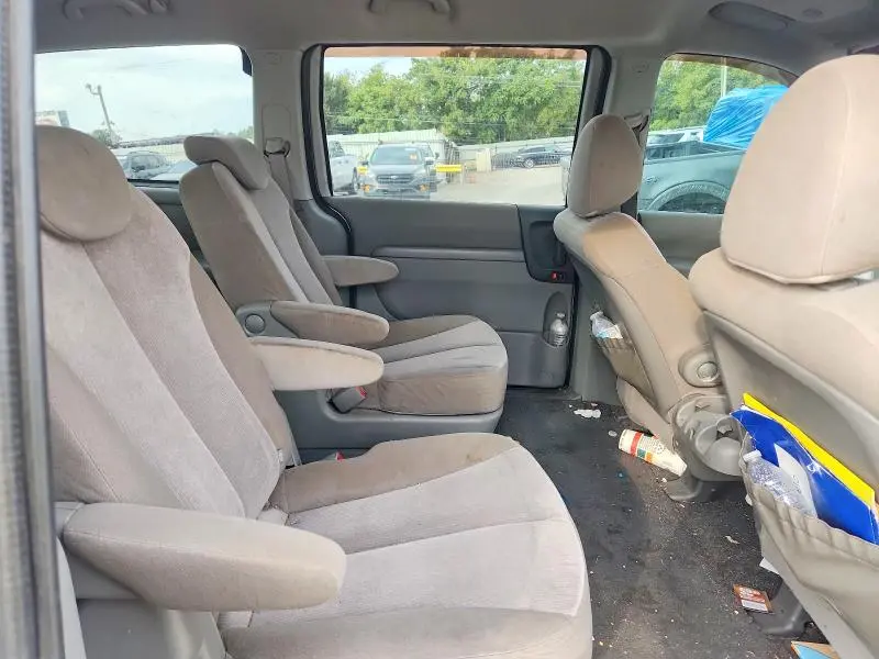 2012 KIA SEDONA LX  