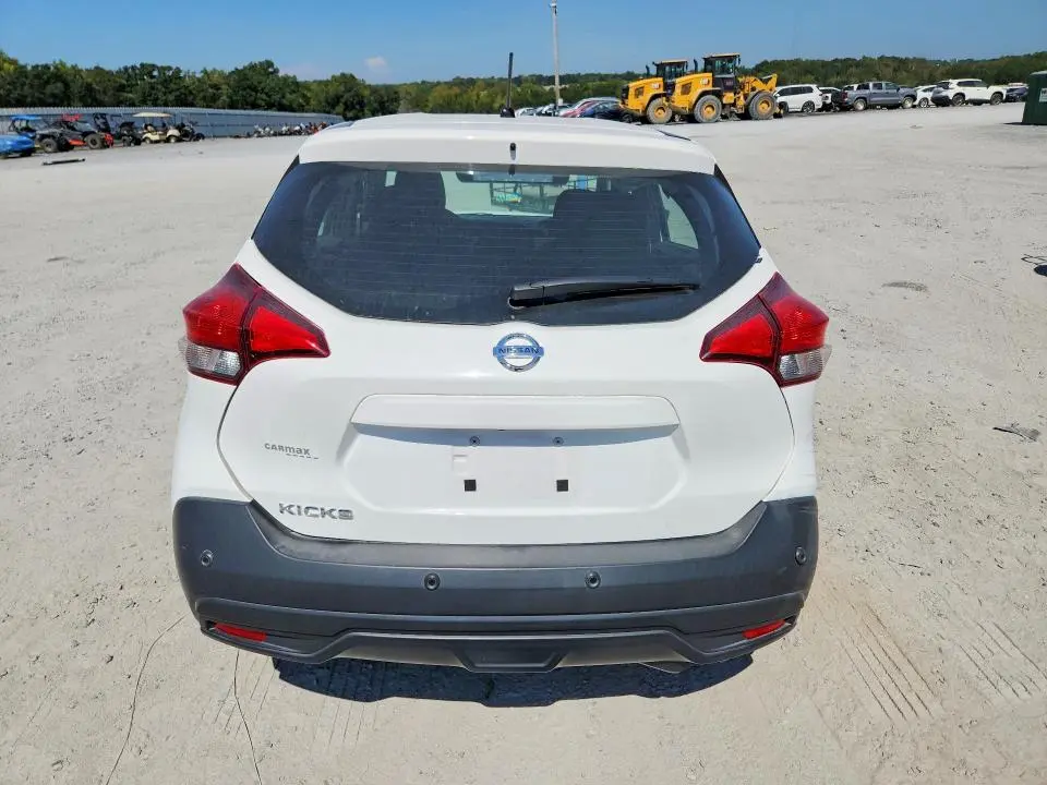 2020 NISSAN KICKS S  