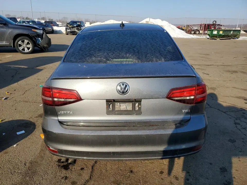 2016 VOLKSWAGEN JETTA SPORT  