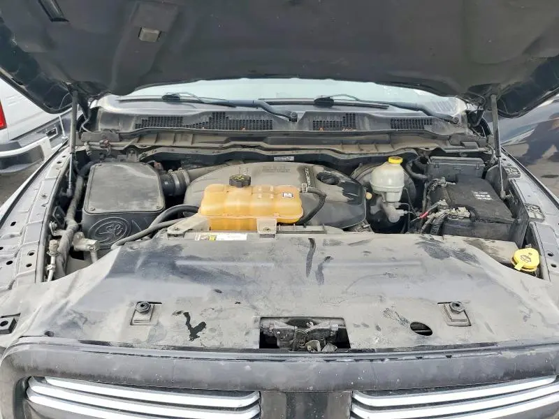 2016 RAM 1500 SLT  