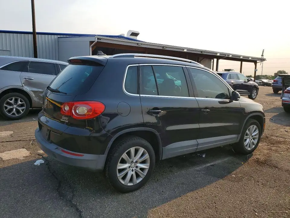 2010 VOLKSWAGEN TIGUAN SE  