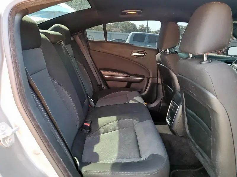 2017 DODGE CHARGER SE  