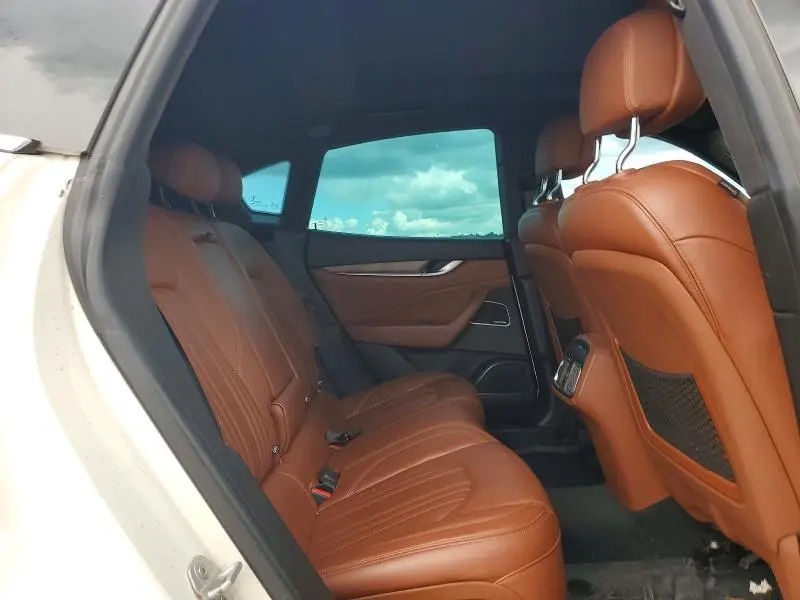 2019 MASERATI LEVANTE LUXURY  