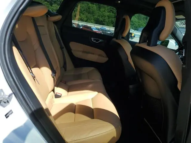 2018 VOLVO XC60 T5  