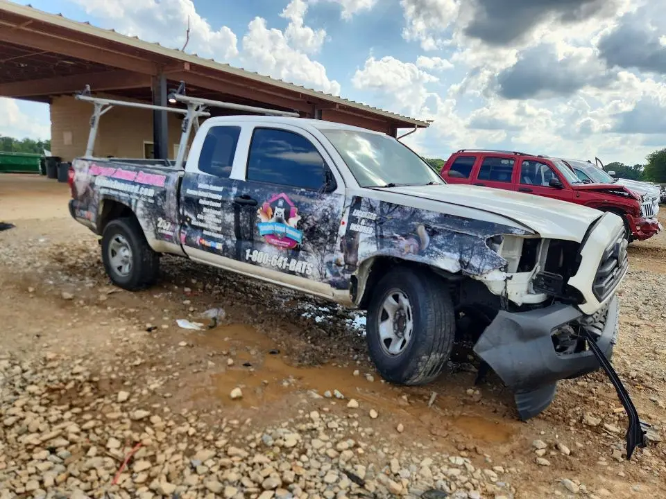 2019 TOYOTA TACOMA SR  