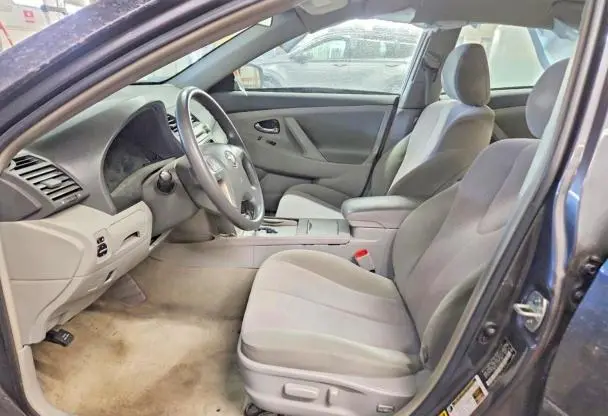 2010 TOYOTA CAMRY SE  