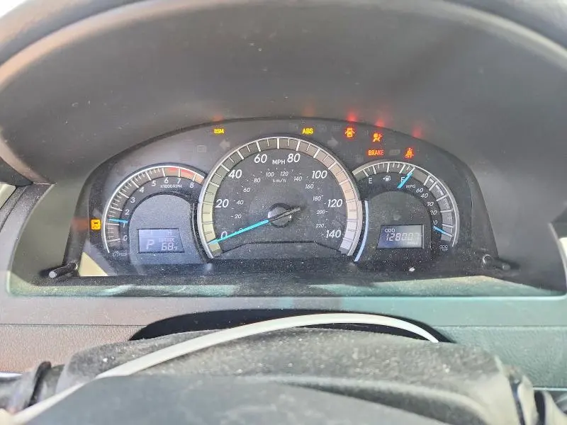2014 TOYOTA CAMRY SE V6  