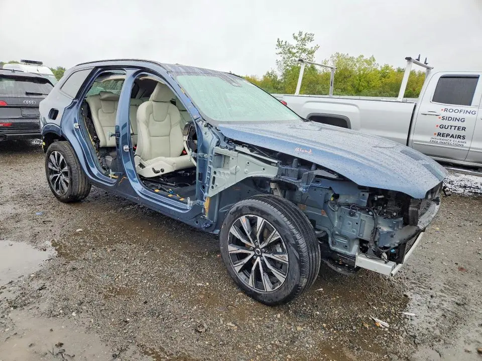 2024 VOLVO XC60 PLUS  