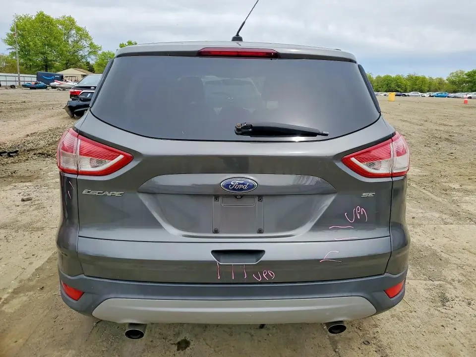 2015 FORD ESCAPE SE  