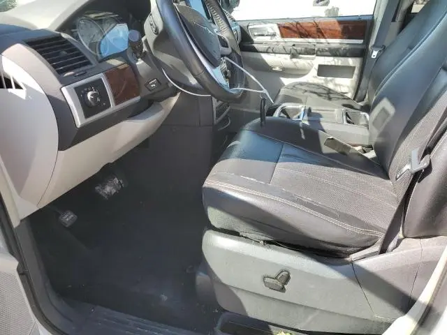 2010 CHRYSLER TOWN & COUNTRY TOURING PLUS  