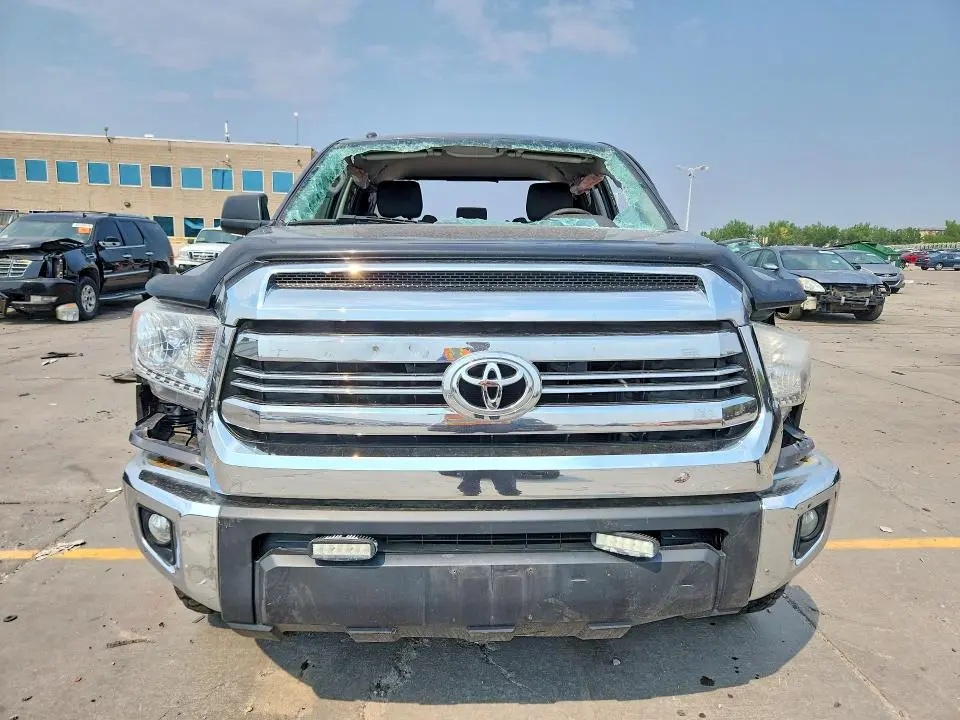 2017 TOYOTA TUNDRA SR5  
