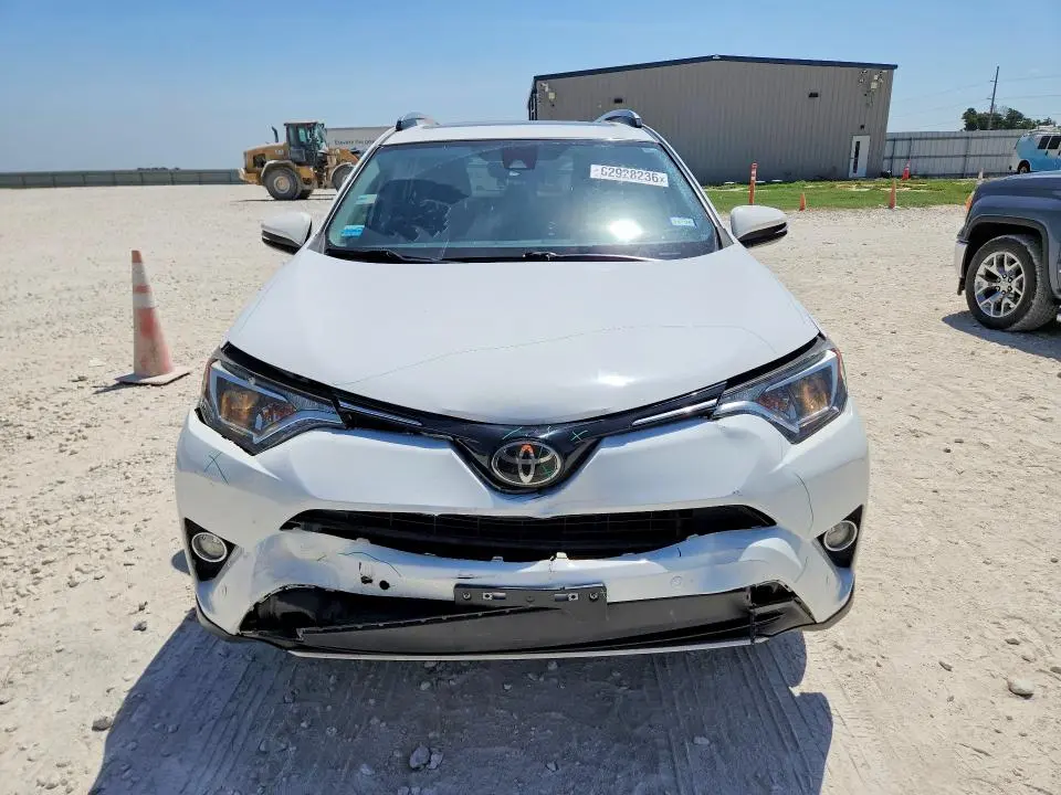 2018 TOYOTA RAV4 XLE  