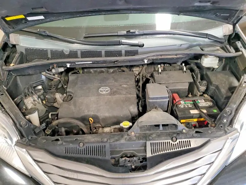 2012 TOYOTA SIENNA XLE  