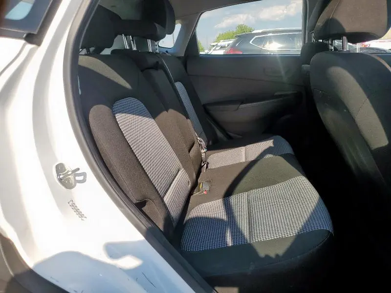 2023 HYUNDAI KONA SE