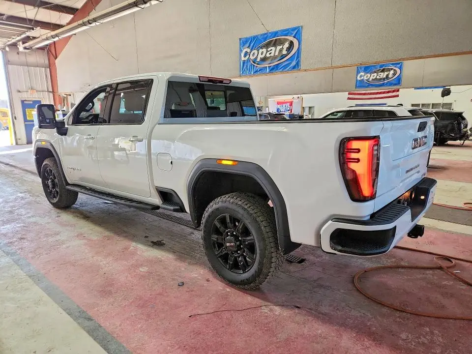 2025 GMC SIERRA K2500 AT4  