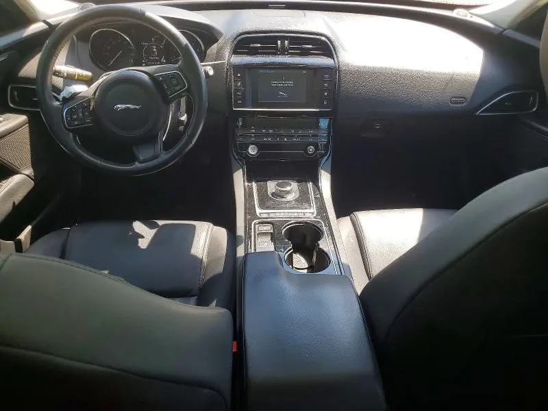 2017 JAGUAR XE PREMIUM  