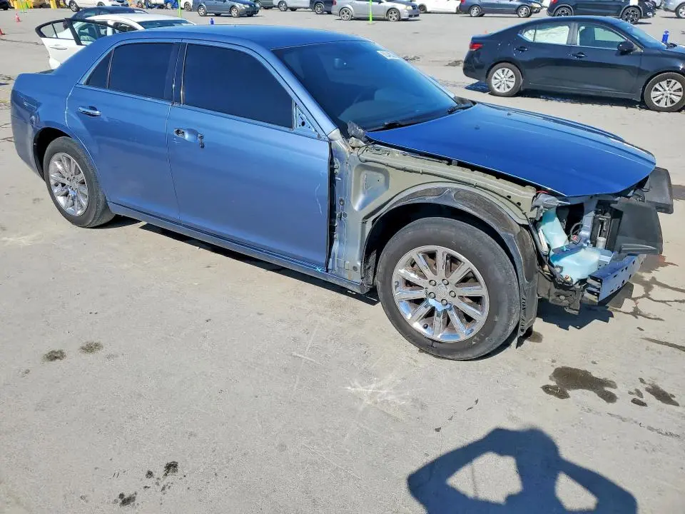 2011 CHRYSLER 300 LIMITED  