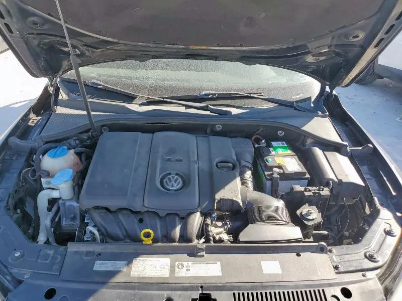 2014 VOLKSWAGEN PASSAT   