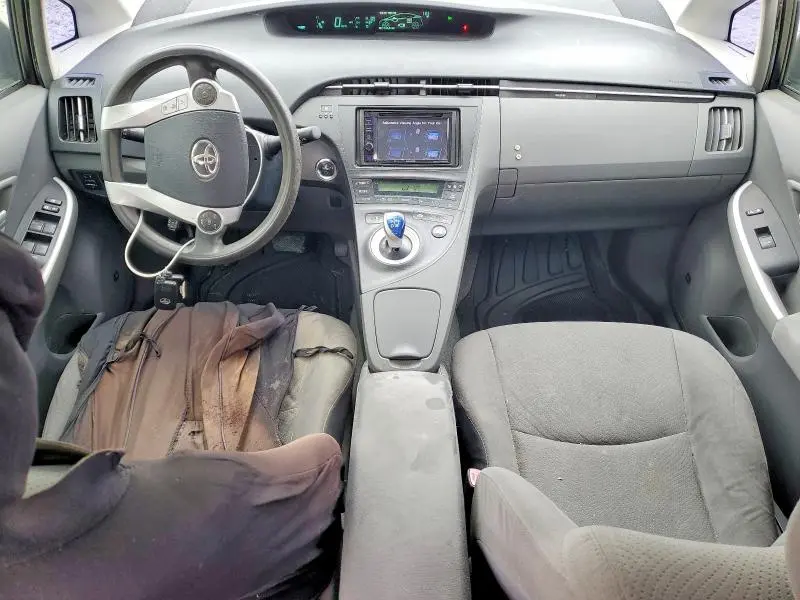 2010 TOYOTA PRIUS III  