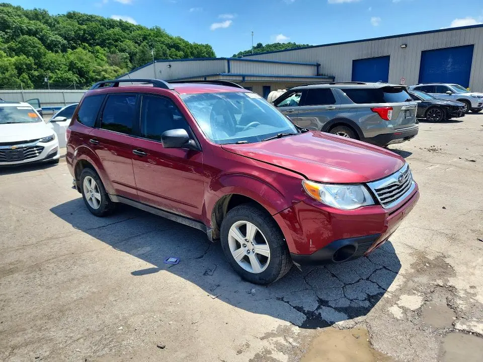 2010 SUBARU FORESTER XS  