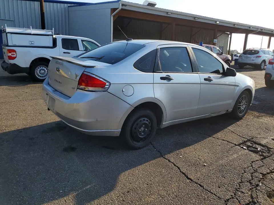 2011 FORD FOCUS SE  