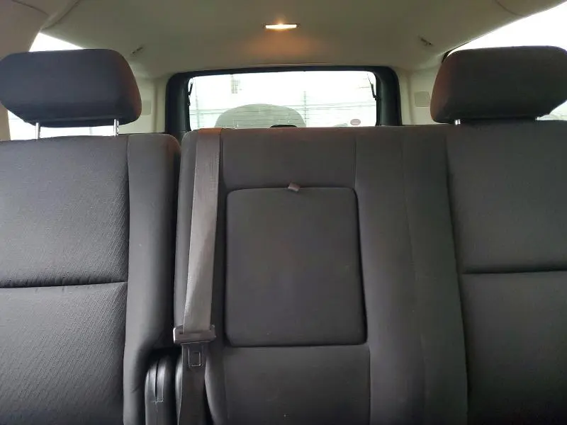 2010 CHEVROLET SUBURBAN C1500 LS  