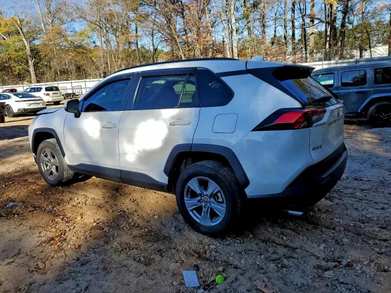 2022 TOYOTA RAV4 XLE  