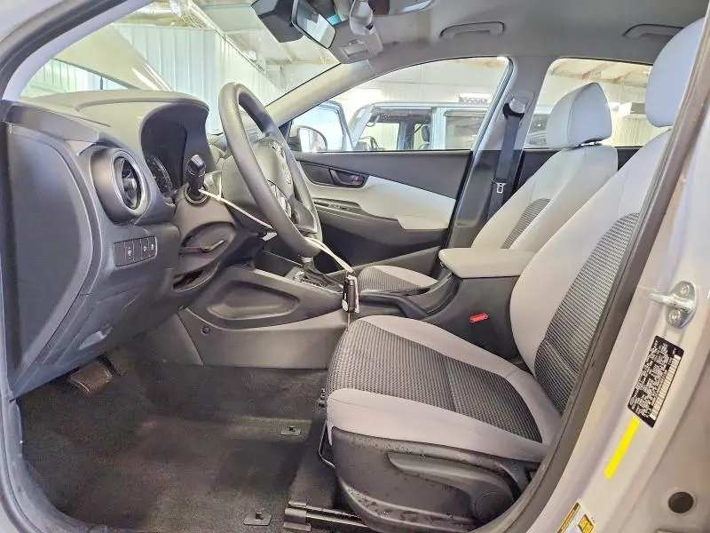 2022 HYUNDAI KONA SE  