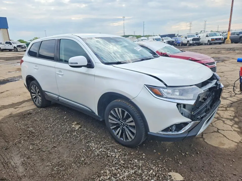 2020 MITSUBISHI OUTLANDER SE  