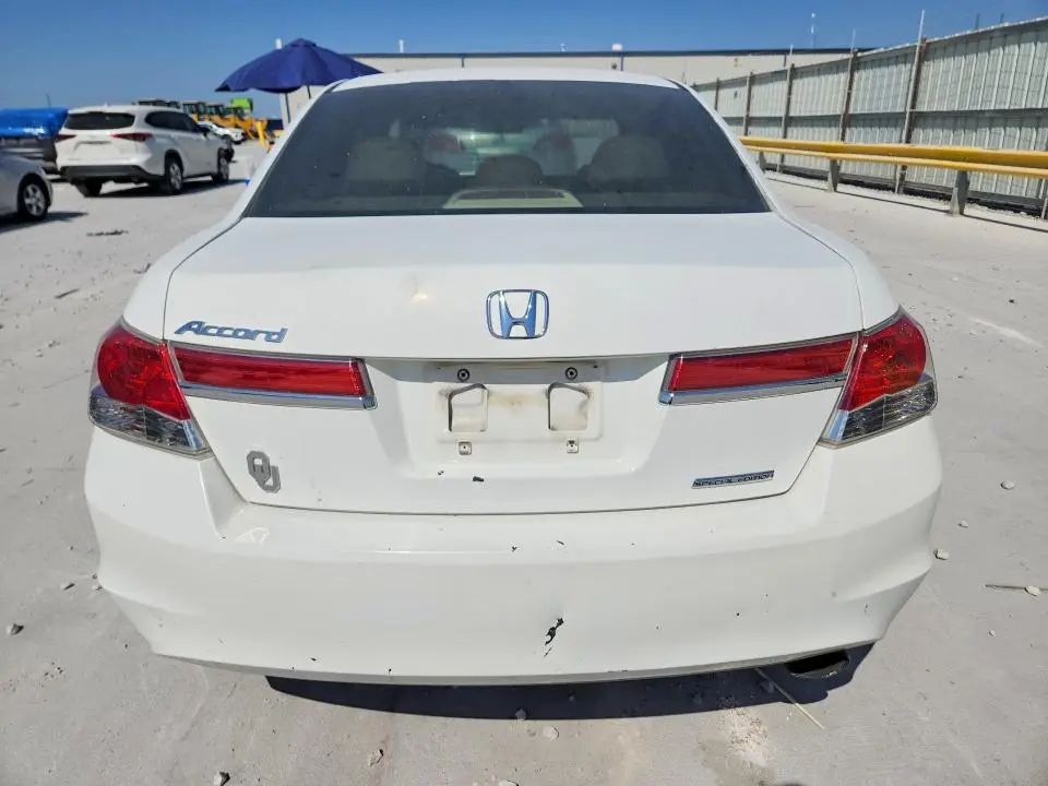 2011 HONDA ACCORD SE  