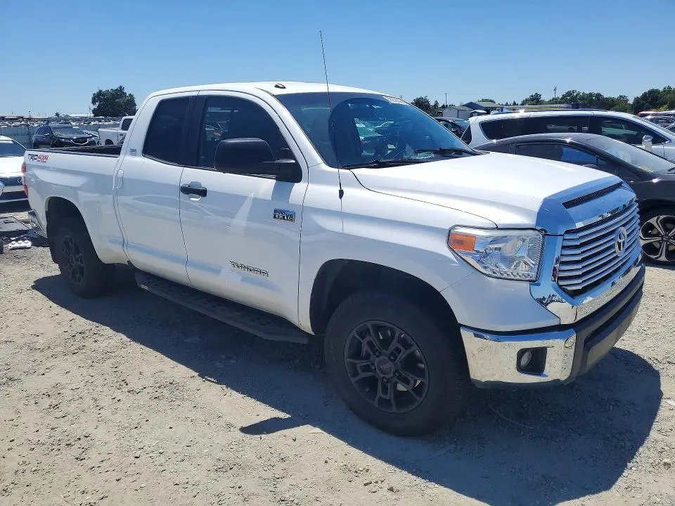 2017 TOYOTA TUNDRA SR5  