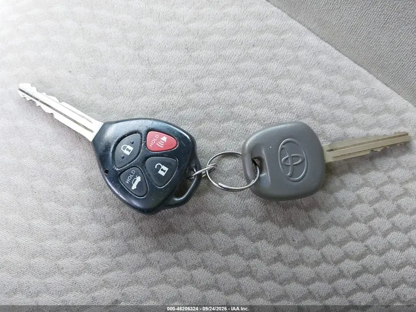 2011 TOYOTA CAMRY LE