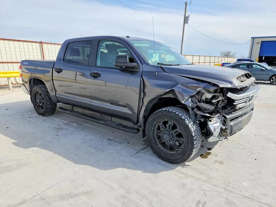 2017 TOYOTA TUNDRA SR5  