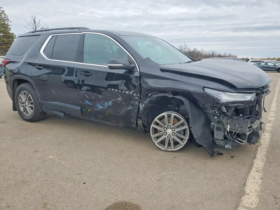 2023 CHEVROLET TRAVERSE LT  