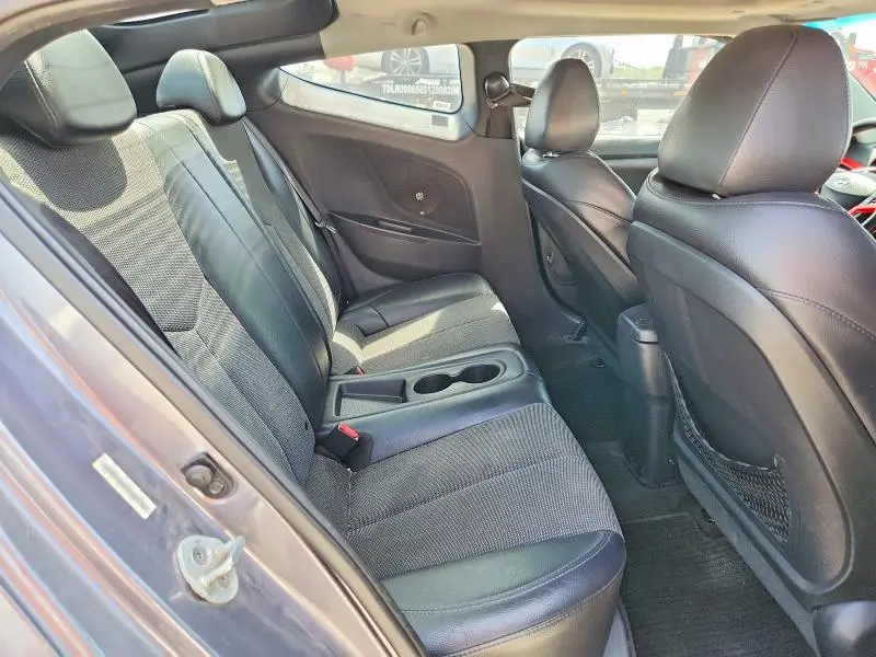 2012 HYUNDAI VELOSTER BASE  