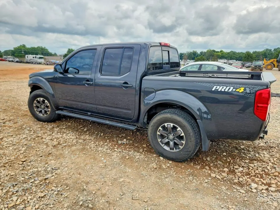 2015 NISSAN FRONTIER PRO-4X  